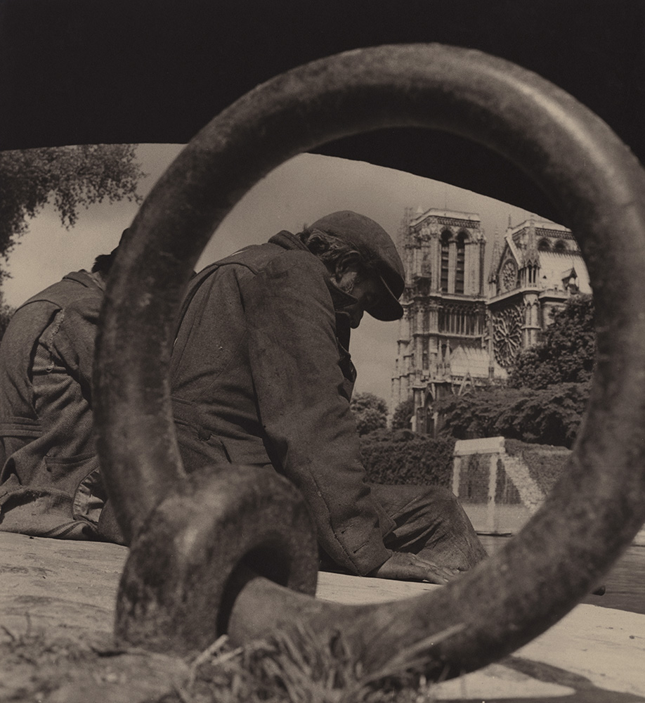 Albert Monier - Sous les Ponts de Paris (Clochards and Ring for Tying up Barges along the Seine near Notre Dame) Albert Monier - Sous les Ponts de Paris (Clochards and Ring for Tying up Barges along the Seine near Notre Dame)