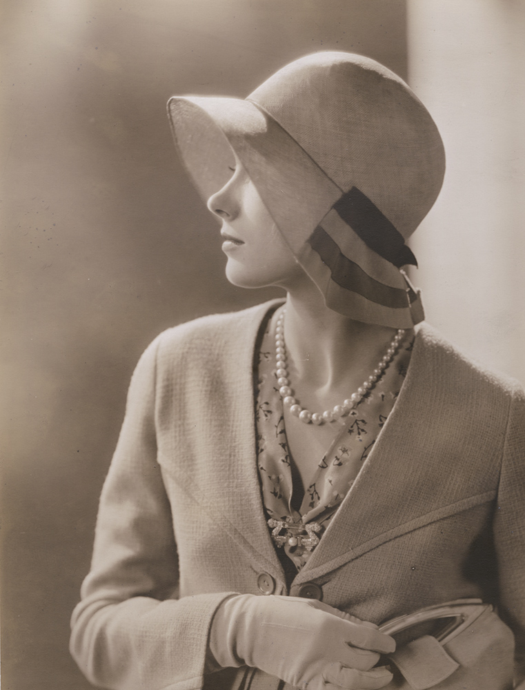Vogue Magazine Photographer - Woman with Pearls and Hat Vogue Magazine Photographer - Woman with Pearls and Hat