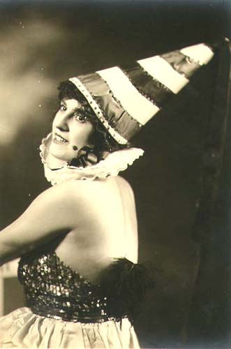 Anonymous - Victoria Davenport, Circus Performer