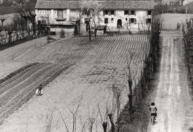 Gianni Berengo Gardin - Italian Landscape with Bicycle and Little Boy with Milk Cans