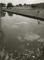Jacques-Henri Lartigue - Huguette Sabouret au Ch�teau des Essarts, Veyvialle, France