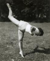 Jacques-Henri Lartigue - Huguette Sabouret au Ch�teau des Essarts, Veyvialle, France