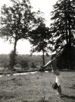 Jacques-Henri Lartigue - Huguette Sabouret au Ch�teau des Essarts, Veyvialle, France