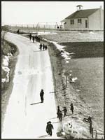 Barry Thumma - Amish Children on Road from Schoolhouse