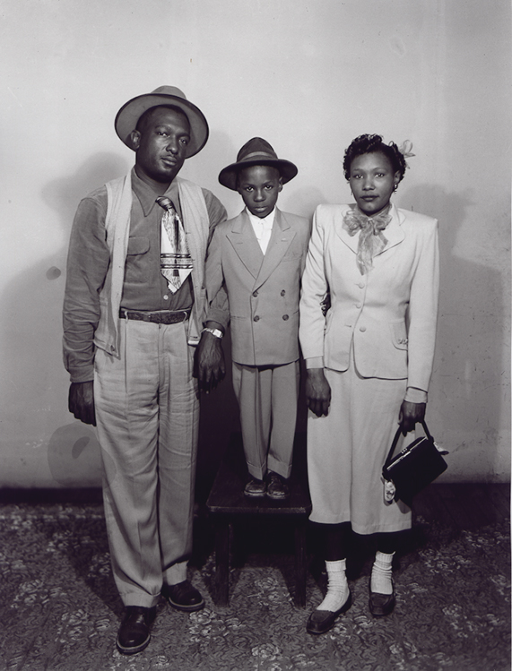 Henry Clay Anderson - Anderson Collection: A Family of Three, Standing in the Studio #8/10 Henry Clay Anderson - Anderson Collection: A Family of Three, Standing in the Studio #8/10