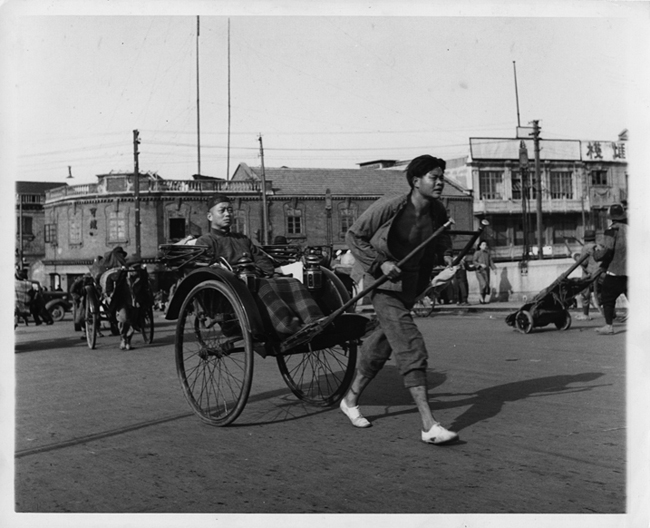Arthur Rothstein - Rickshaw in Shanghai, China Arthur Rothstein - Rickshaw in Shanghai, China