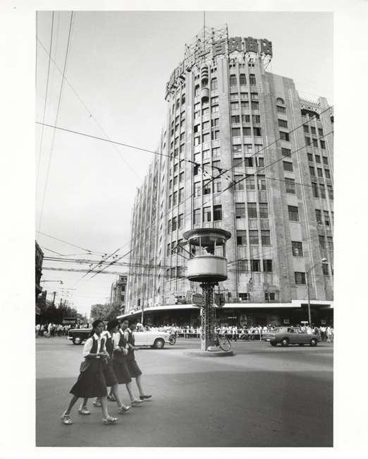 Arthur Rothstein - First Dew Store, Shanghai, China (formerly the Sun Department Store) Arthur Rothstein - First Dew Store, Shanghai, China (formerly the Sun Department Store)