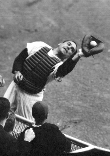 Frank Hurley - Yogi Berra Drops the Ball, One Day Before His 148 Errorless Record