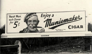 6 Photographs of Hand-Painted Billboards Advertising Muniemaker Cigars, Photographed in New Haven, CT Area