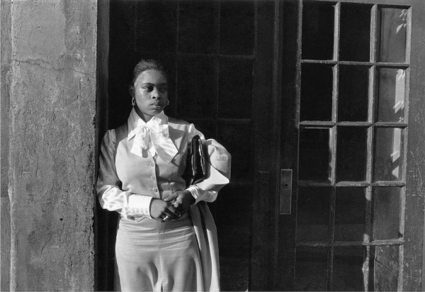 Dawoud Bey, Woman Waiting in the Doorway, Harlem, NY, 1976 (courtesy the photographer and Stephen Daiter Gallery)