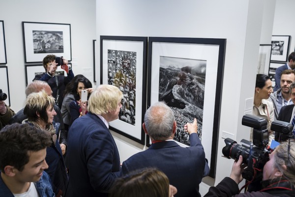 London Mayor Boris Johnson with Peter Fetterman (Photo copyright Magnus Arrevad, courtesy Photo London) London Mayor Boris Johnson with Peter Fetterman (Photo copyright Magnus Arrevad, courtesy Photo London)
