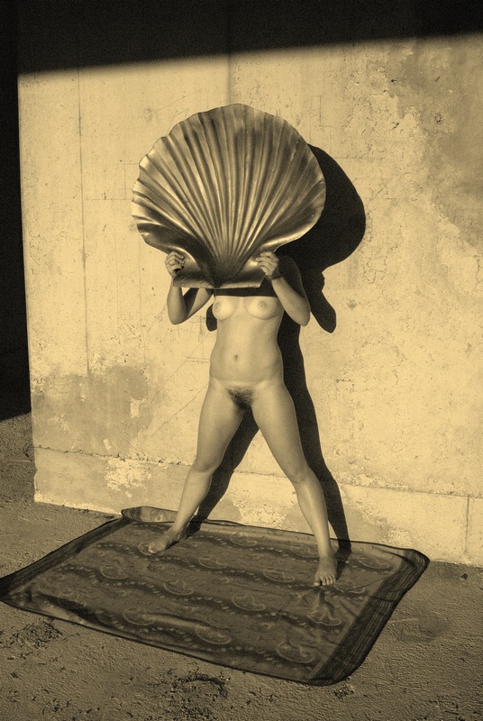 Stanko Abadžic - Female Nude #3 (With Shell) Stanko Abadžic - Female Nude #3 (With Shell)