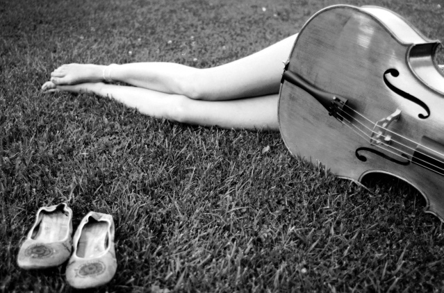 Stanko Abadžic - Feet and Cello Stanko Abadžic - Feet and Cello
