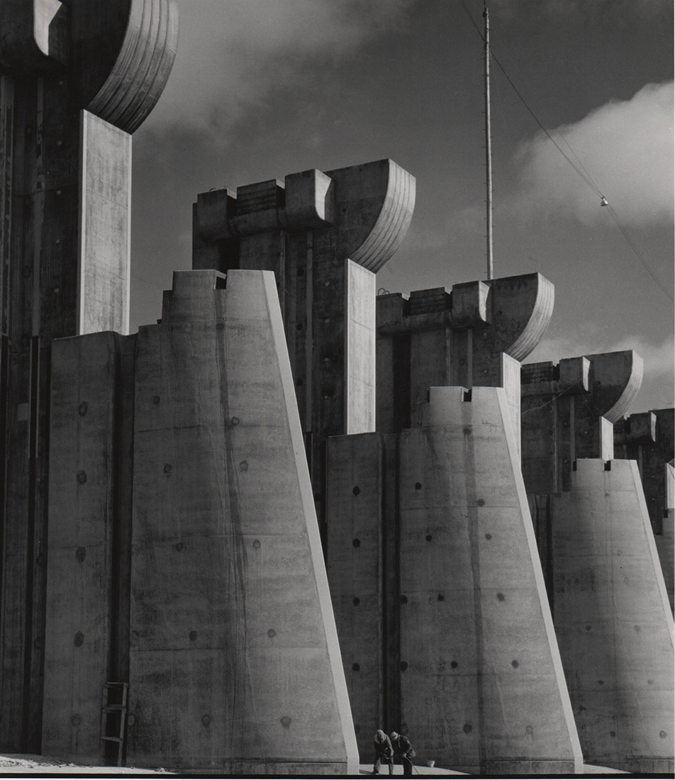 Margaret Bourke-White - Fort Peck Dam, Montana, 1st Cover of LIFE Margaret Bourke-White - Fort Peck Dam, Montana, 1st Cover of LIFE