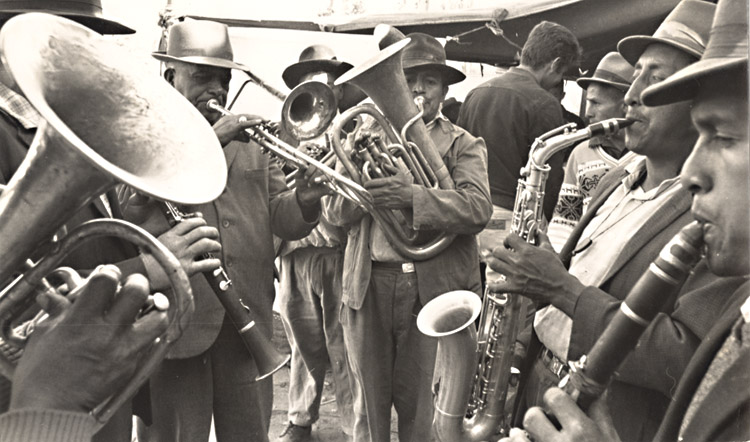 Bob Kelly - Village Band, Cumbaya, Ecuador