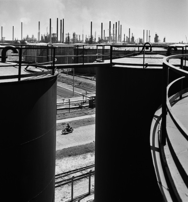 Cas Oorthuys, Vondelingenweg, 1957- 1958, Nederlands Fotomuseum. © Cas Oorthuys/Nederlands Fotomuseum. The image is part of the 'Rotterdam in Focus' , which is an overview of photography of the city from 1843 to the present day in a temporary exhibit up through May 24th at the museum. Cas Oorthuys, Vondelingenweg, 1957- 1958, Nederlands Fotomuseum. © Cas Oorthuys/Nederlands Fotomuseum. The image is part of the 'Rotterdam in Focus' , which is an overview of photography of the city from 1843 to the present day in a temporary exhibit up through May 24th at the museum.