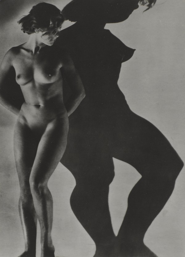 Dora Maar, Assia, 1934. Ancienne collection Christian Bouqueret. Collection Centre Pompidou, Paris, Musée national d’art moderne. Copyright de l’œuvre ©Adagp, Paris. Photo credit ©Centre Pompidou, MNAM-CCI/Georges Meguerditchian/Dist. RMN-GP,