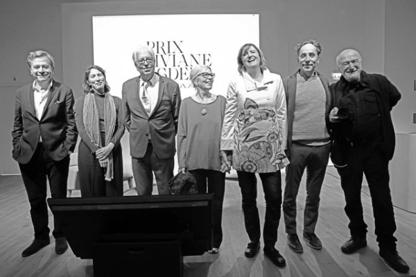Antoine de Galbert (jury 2025), Sonia Voss (jury 2025), Robert Pujade (jury 2025), Dorte Eilsfeldt (laureate), Viviane Esders, Arnaud Levenes (jury 2025), Bohdan Holomicek (finaliste). © Michel Lunardelli
