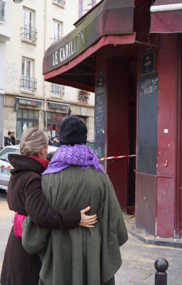 Mourning the victims at Le Carillon. (Photo courtesy and copyright 2015 Steven Evans)