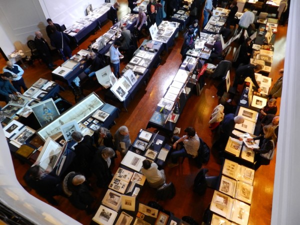 A bird's-eye view of one floor of the Photo Discovery table-top fair. Photo by Michael Diemar.