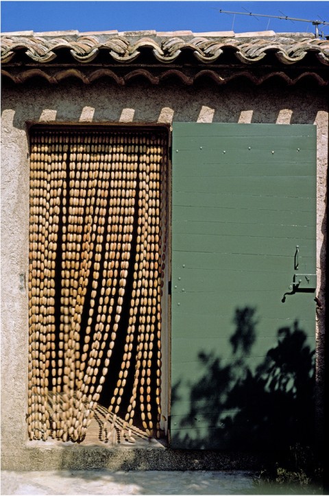Philippe Garner. CHEZ HELMUT NEWTON, LA CROIX-VALMER, 1975. (Courtesy of Philippe Garner/Hamiltons Gallery)