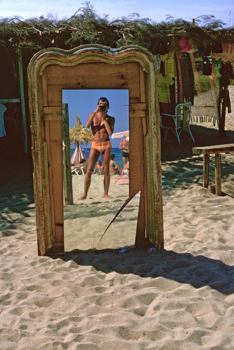 Philippe Garner. CRACKED MIRROR, LA VOILE ROUGE, 1974. (Courtesy of Philippe Garner/Hamiltons Gallery)